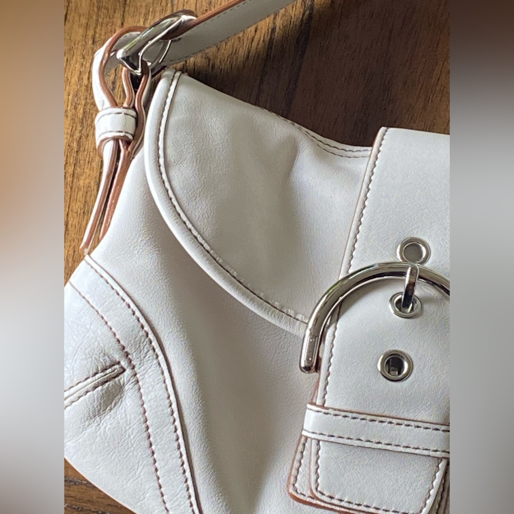 Coach baguette Purse Shoulder or Handbag 👜 Cream Leather Classic C logo inside - Picture 2 of 12